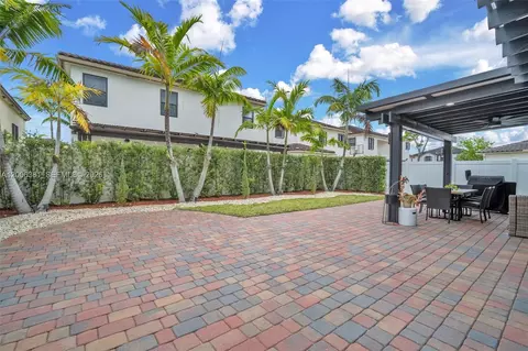 Exterior - 3525 W 94th St, Hialeah, FL 33018 photo 3 of 8