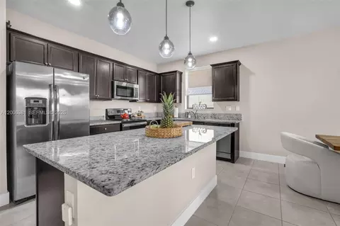 Kitchen - 3525 W 94th St, Hialeah, FL 33018 photo 1 of 6