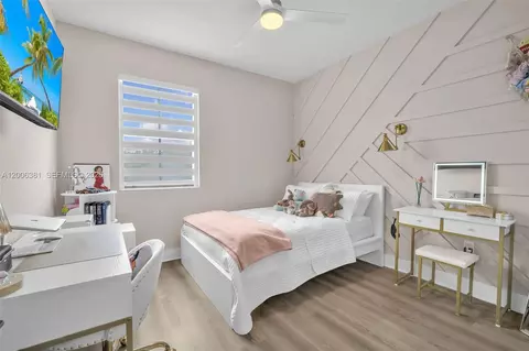 Bedroom - 3525 W 94th St, Hialeah, FL 33018 photo 4 of 5