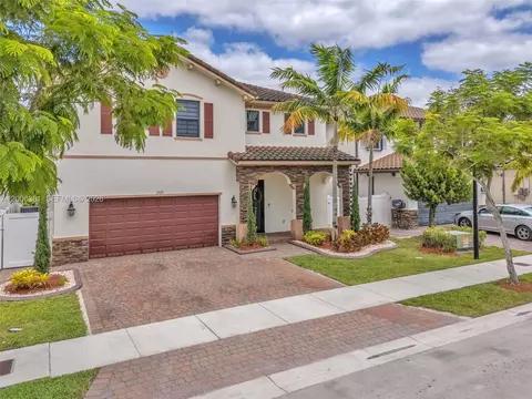 Exterior - 3525 W 94th St, Hialeah, FL 33018 photo 2 of 8