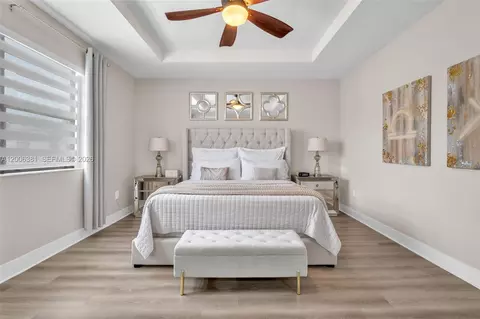 Bedroom - 3525 W 94th St, Hialeah, FL 33018 photo 2 of 5