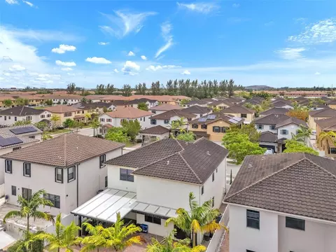 View/Area - 3525 W 94th St, Hialeah, FL 33018 photo 3 of 12