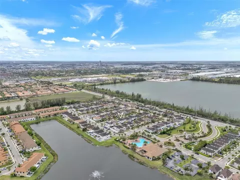 View/Area - 3525 W 94th St, Hialeah, FL 33018 photo 7 of 12