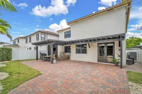 Exterior - 3525 W 94th St, Hialeah, FL 33018 photo 7 of 8