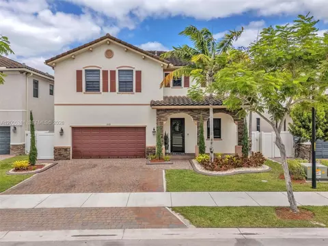 3525 W 94th St, Hialeah, FL 33018