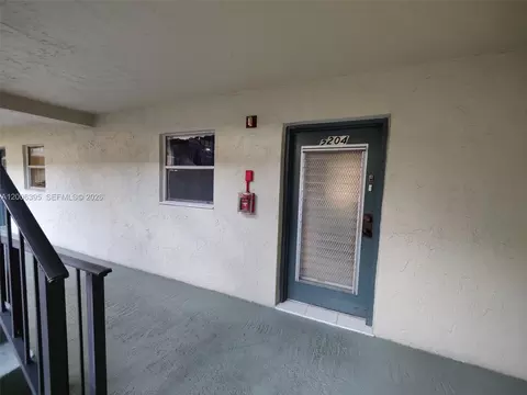 1810 N Lauderdale Ave #2204, North Lauderdale, FL 33068