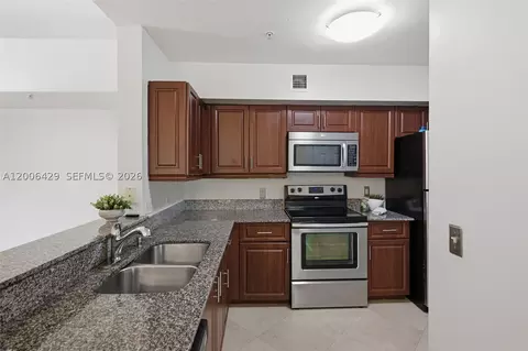 2451 Centergate Dr #303, Miramar, FL 33025