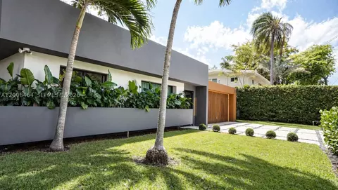 2110 NE 191st Dr, North Miami Beach, FL 33179