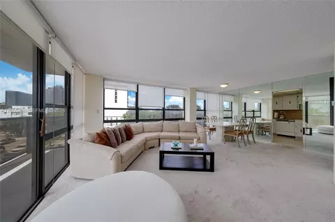 600 NE 36th St #421, Miami, FL 33137
