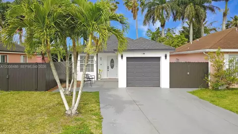 990 SW 9th Ct, Florida City, FL 33034