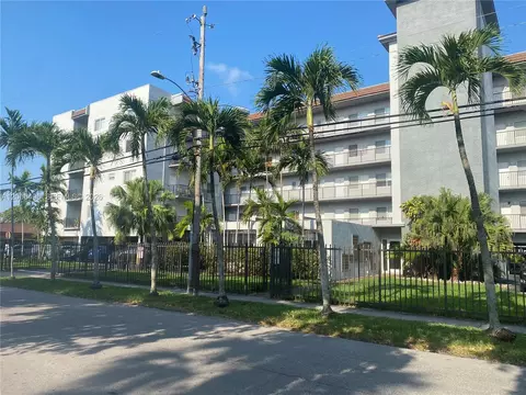 900 SW 84th Ave #415D, Miami, FL 33144