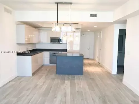 1010 Brickell Ave #4609, Miami, FL 33131
