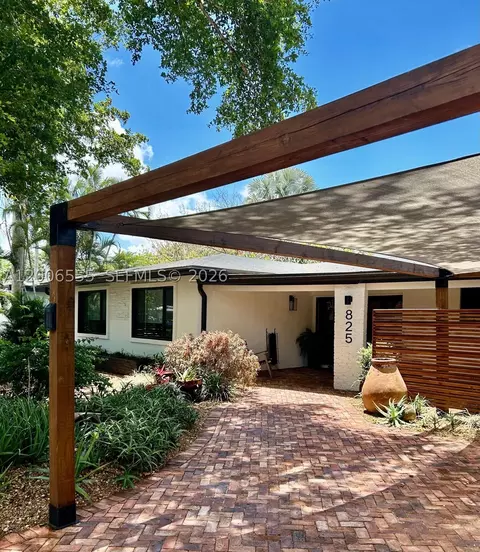 825 N Bel Air Dr, Plantation, FL 33317