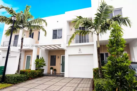 10279 NW 72nd St, Doral, FL 33178