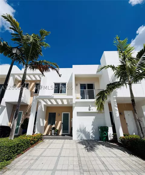 10279 NW 72nd St, Doral, FL 33178