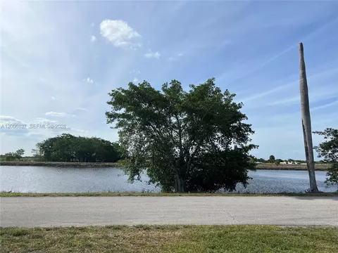 1510 River Rd, Moore Haven, FL 33873