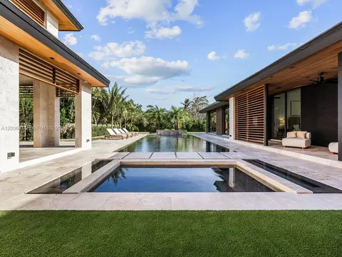 6690 SW 96th St, Pinecrest, FL 33156