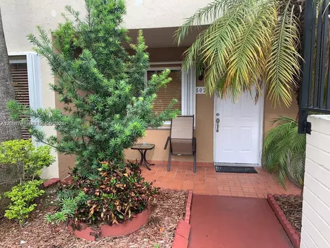 551 NW 82nd Ave #502, Miami, FL 33126