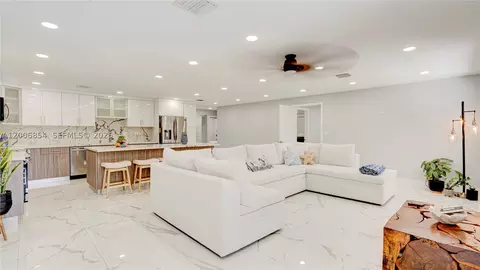 Living - 34 Atlantic Dr, Key Largo, FL 33037 photo 1 of 6