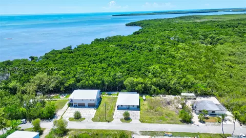 View/Area - 34 Atlantic Dr, Key Largo, FL 33037 photo 12 of 14