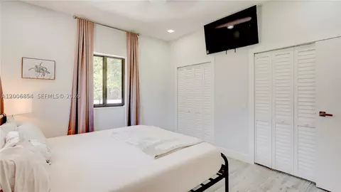 Bedroom - 34 Atlantic Dr, Key Largo, FL 33037 photo 9 of 9