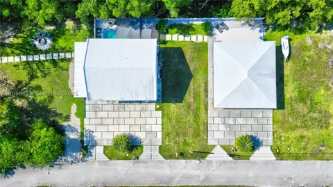 View/Area - 34 Atlantic Dr, Key Largo, FL 33037 photo 13 of 14