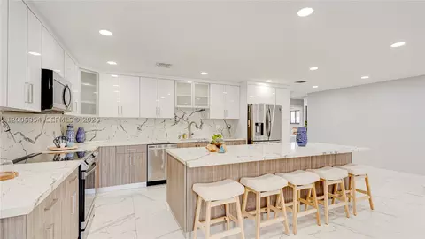 Kitchen - 34 Atlantic Dr, Key Largo, FL 33037 photo 1 of 9
