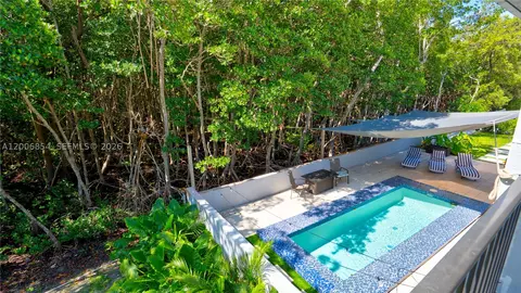 Exterior - 34 Atlantic Dr, Key Largo, FL 33037 photo 9 of 14
