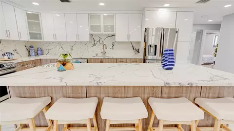 Kitchen - 34 Atlantic Dr, Key Largo, FL 33037 photo 2 of 9
