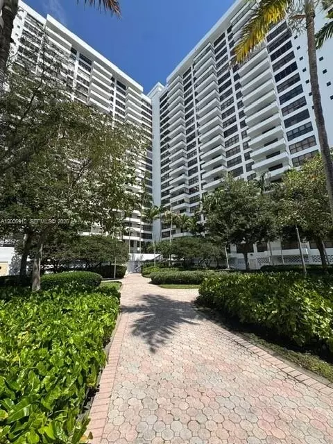 2500 Parkview Dr #1210, Hallandale Beach, FL 33009