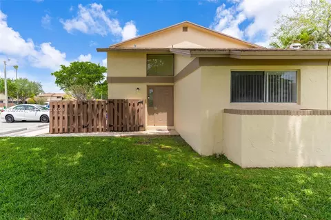 2950 NW 106th Ave #10, Sunrise, FL 33322