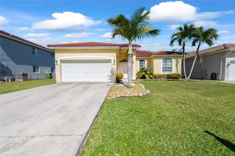 595 SE 30th Dr, Homestead, FL 33033