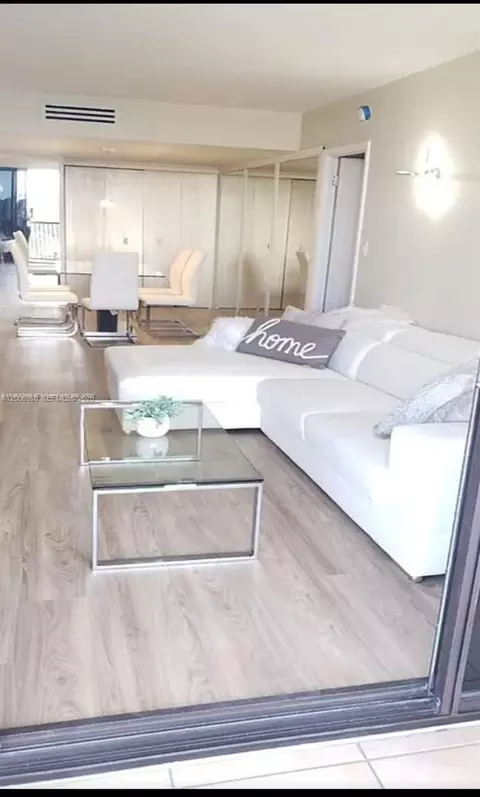 20301 W Country Club Dr #622, Aventura, FL 33180