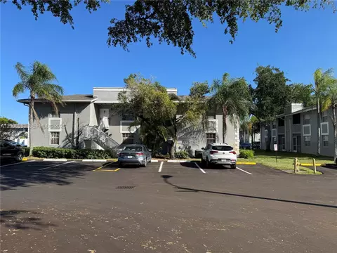 471 NE 210th Circle Ter #103, Miami, FL 33179