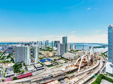 20 NE 11th St #4202, Miami, FL 33132