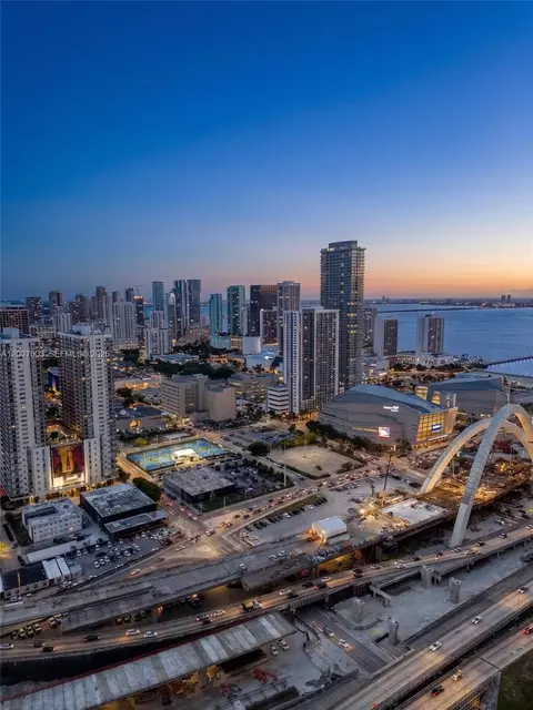 20 NE 11th St #4202, Miami, FL 33132