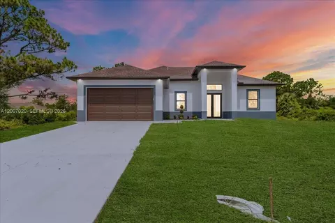 1033 E Plymouth St E, Lehigh Acres, FL 33974