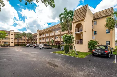 8345 Sunrise Lakes Blvd #210, Sunrise, FL 33322