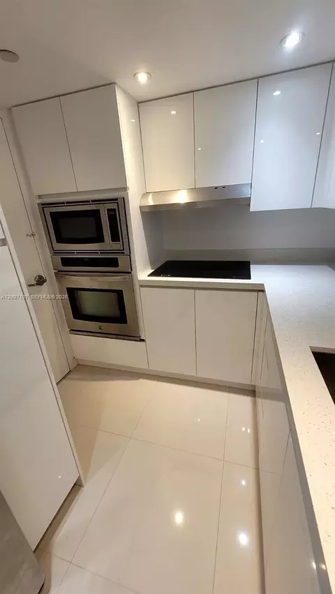 1200 West Ave #PH18, Miami Beach, FL 33139