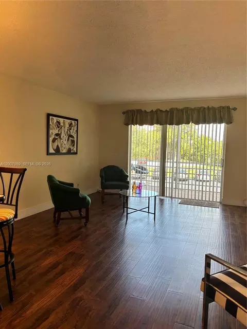 3000 E Sunrise Lakes Dr #202, Sunrise, FL 33322
