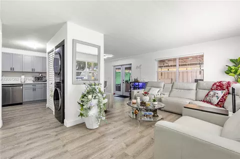 203 NE 12th Ave #203, Homestead, FL 33030