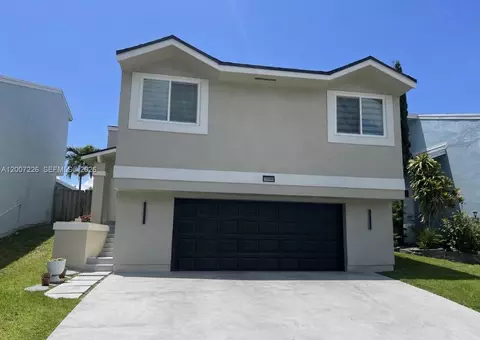 10048 SW 221st St, Cutler Bay, FL 33190