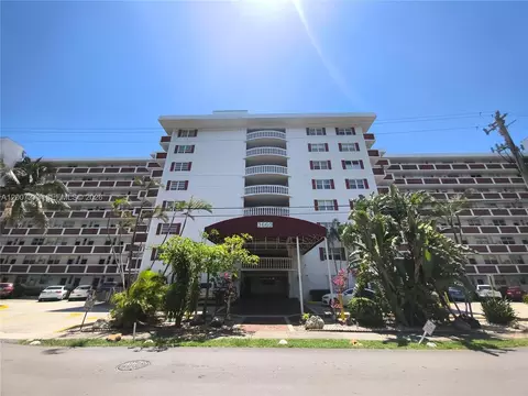 3660 NE 166th St #302, North Miami Beach, FL 33160