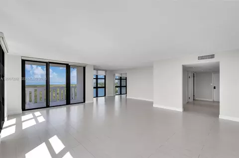 Living - Undisclosed, Key Biscayne, FL 33149 photo 2 of 4