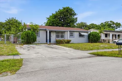 5320 NE 8th Ave, Pompano Beach, FL 33064