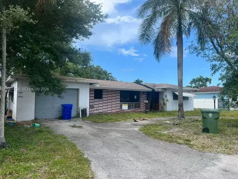 6841 SW 16th Ct, Pembroke Pines, FL 33023