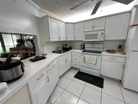 1750 NE 191st St #105-1, Miami, FL 33179