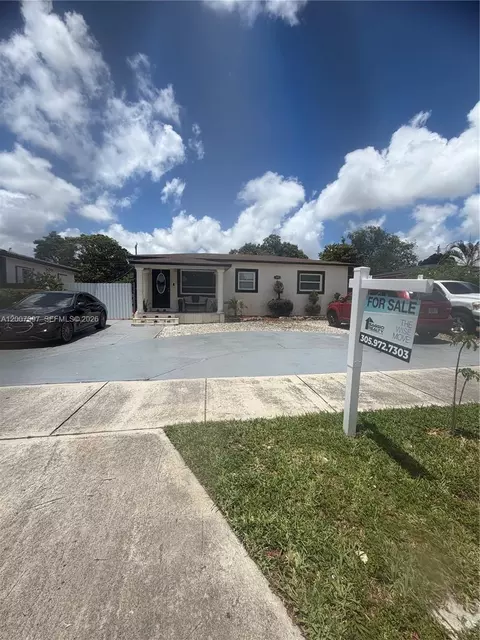 571 E 60th St, Hialeah, FL 33013