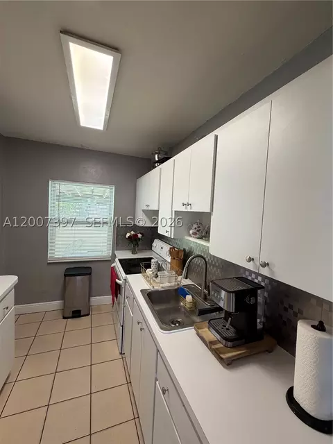 571 E 60th St, Hialeah, FL 33013 photo 7