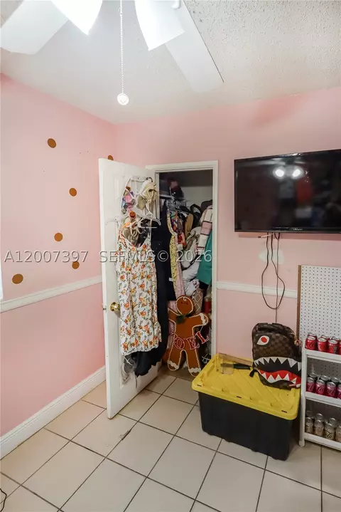 571 E 60th St, Hialeah, FL 33013 photo 13